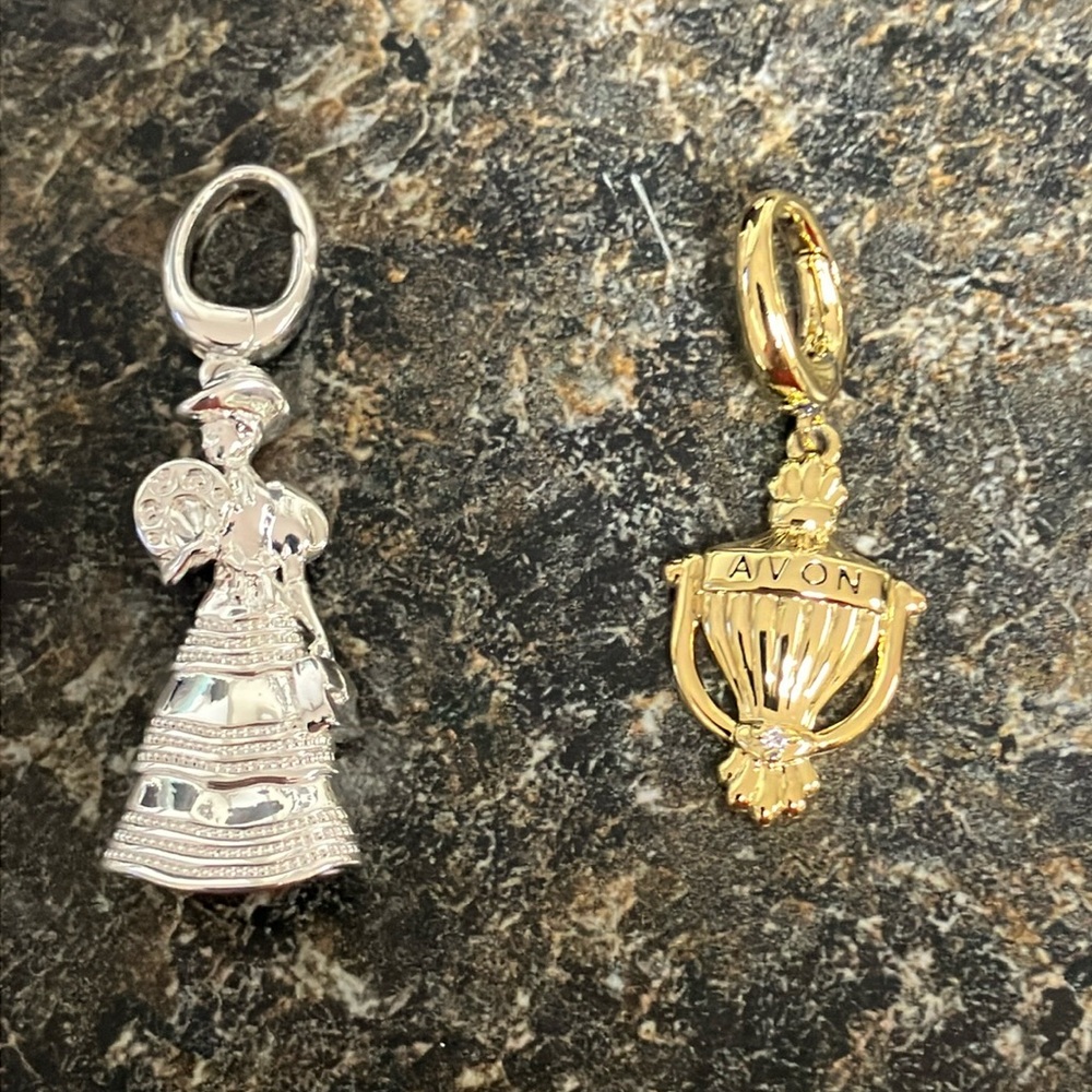 Bundle of 2 avon charms new Mrs. Albee and door knocker